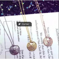 Колие Amulet de Cartier с диаманти от жълто злато, бяло злато и розово злато