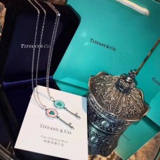 Сребърно колие Tiffany Keys със син емайл и ключ във формата на сърце, синьо/розово