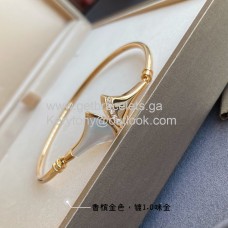 Гривна Bvlgari Divas Dream от седеф с диаманти, жълто злато, имитация