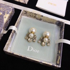 Дамски обеци Dior с инкрустация от диаманти Water Drop в златист цвят, бели перли