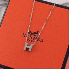 Колие Hermes „H“ Белият Бог