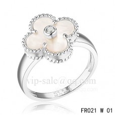 Пръстен Van Cleef Alhambra от бяло злато с бял седеф