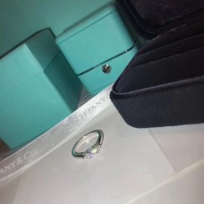 Сватбен пръстен Tiffany Harmony с напречни диаманти