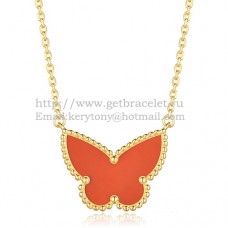 Висулка Van Cleef Arpels Lucky Alhambra Butterfly от жълто злато с карнеолски седеф