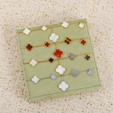 Гривна Van Cleef Arpels Magic Alhambra