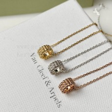 Колие с перли Van Cleef Arpels Perlee 3 реда, жълто злато/розово злато/бяло злато