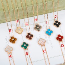 Висулка Van Cleef Arpels Alhambra от розово злато с диамант